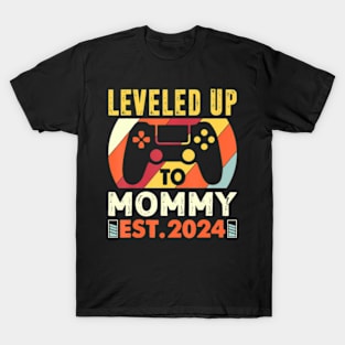 Soon To Be Mom 2024 I Leveled Up To Mommy 2024 T-Shirt